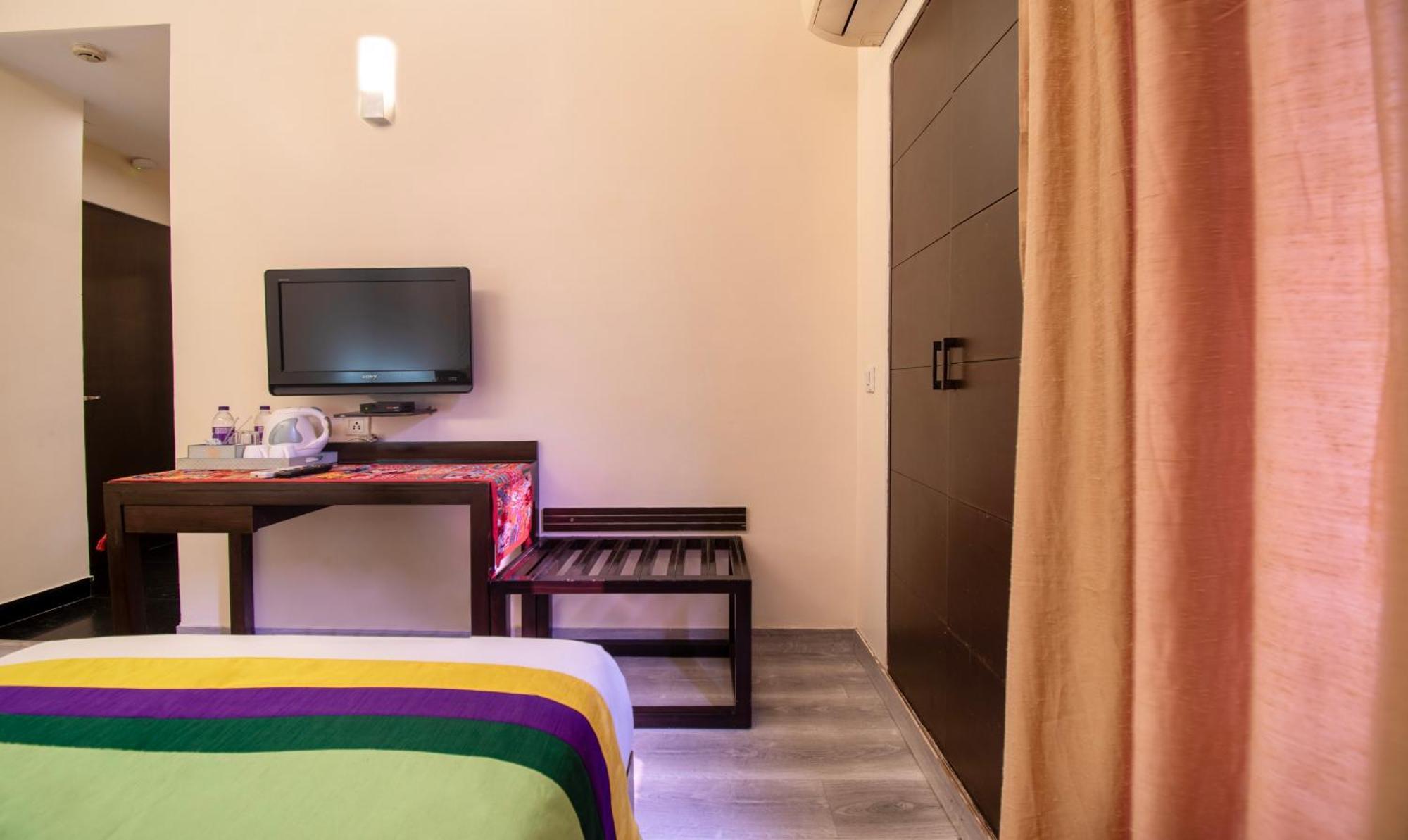 FabHotel Cabana - Fully Vaccinated Staff Nuova Delhi Esterno foto